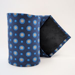 NWOT Fendi Cravatte Blue Geometric Silk Tie Made In Italy